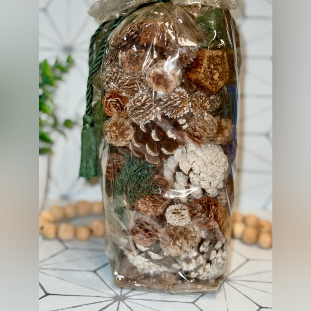 Yankee Candle Home Dry Fragrance Decorative Balsam & Cedar Scent Potpourri Decor - Picture 2 of 5